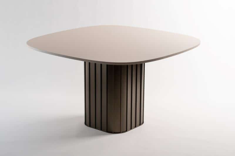 Xut Table - Central Column