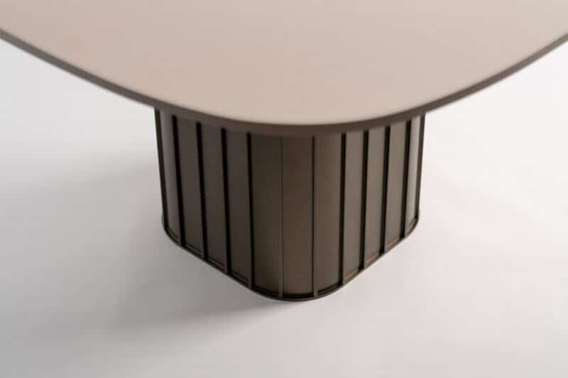 Xut Table - Central Column - Image 6