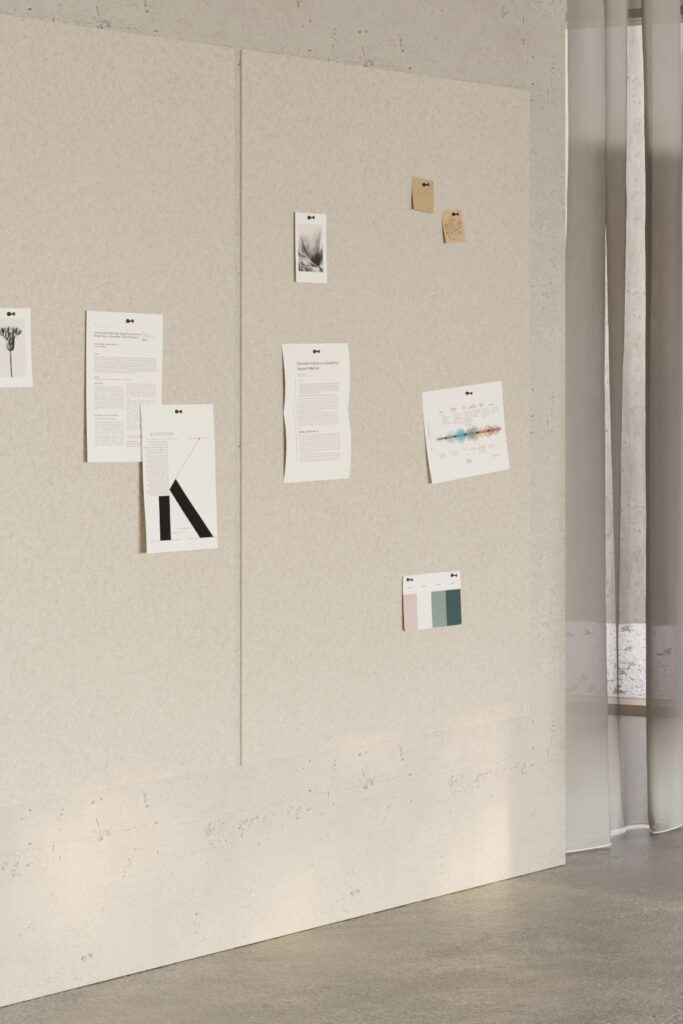 Akustikpanel AQsorb i beige med noter og opslag