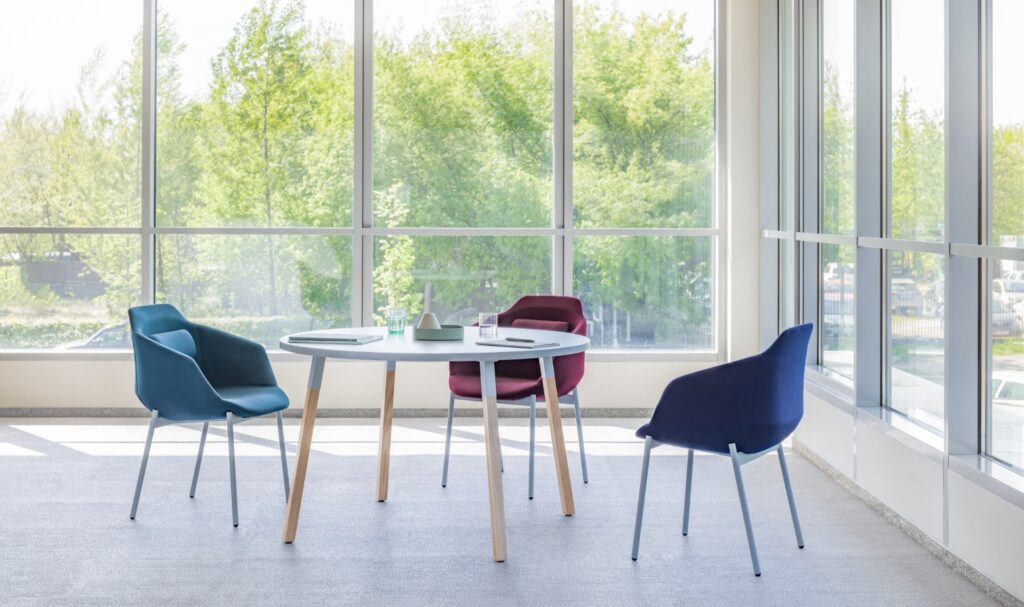 Cafébord Ogi W med træben – billede 8