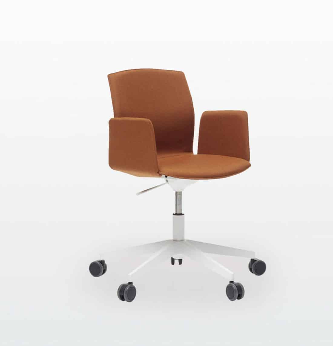 csm_Kabi_Armchair_Oficina_90a46596bd