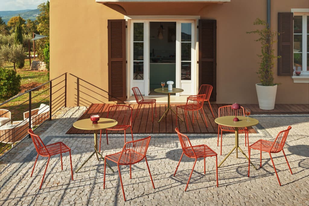 Cafébord Luna – seating chair bris ral0404040 cafe table ral6013