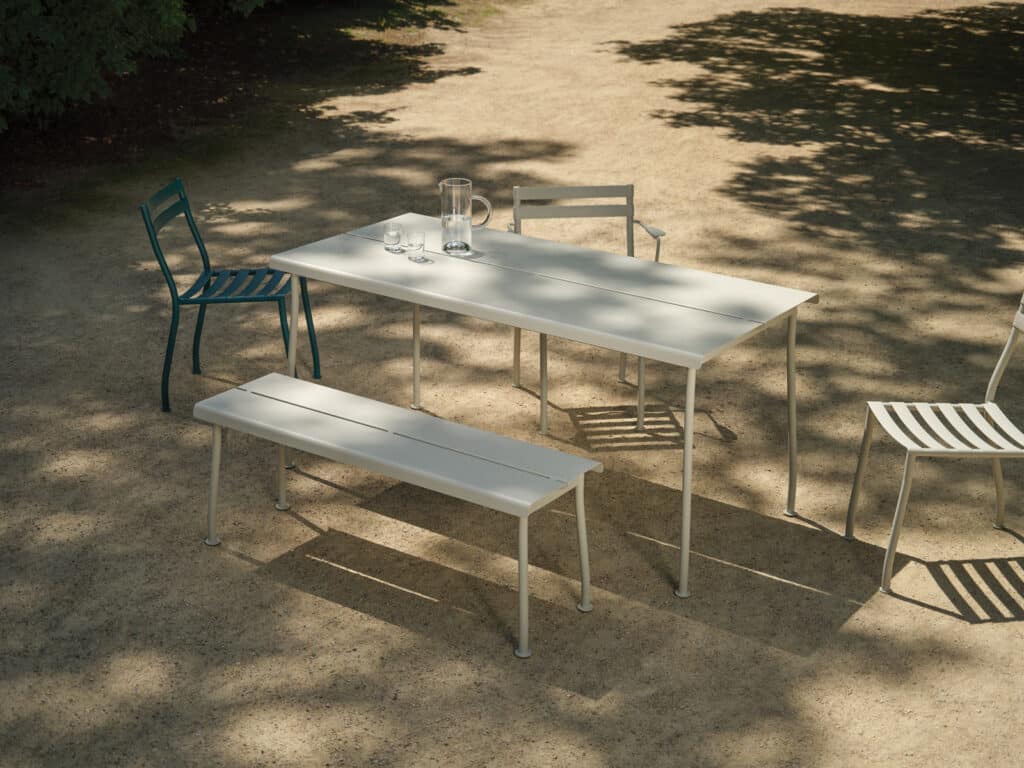 Udendørsbord Flaner – seating table outdoor ral2003020 ral7044